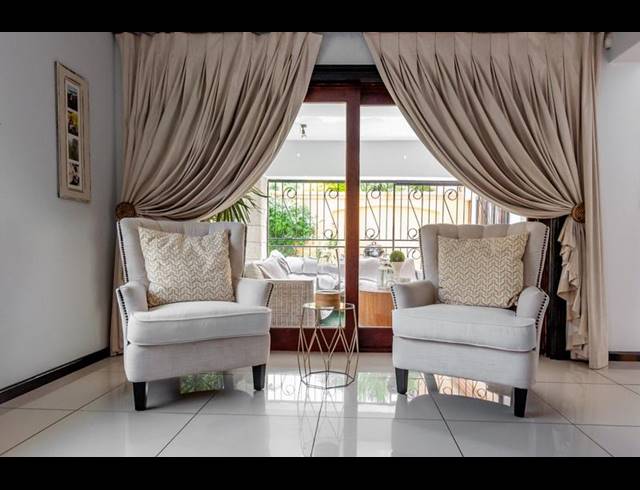 4 BEDROOM HOUSE FOR SALE IN FOURWAYS